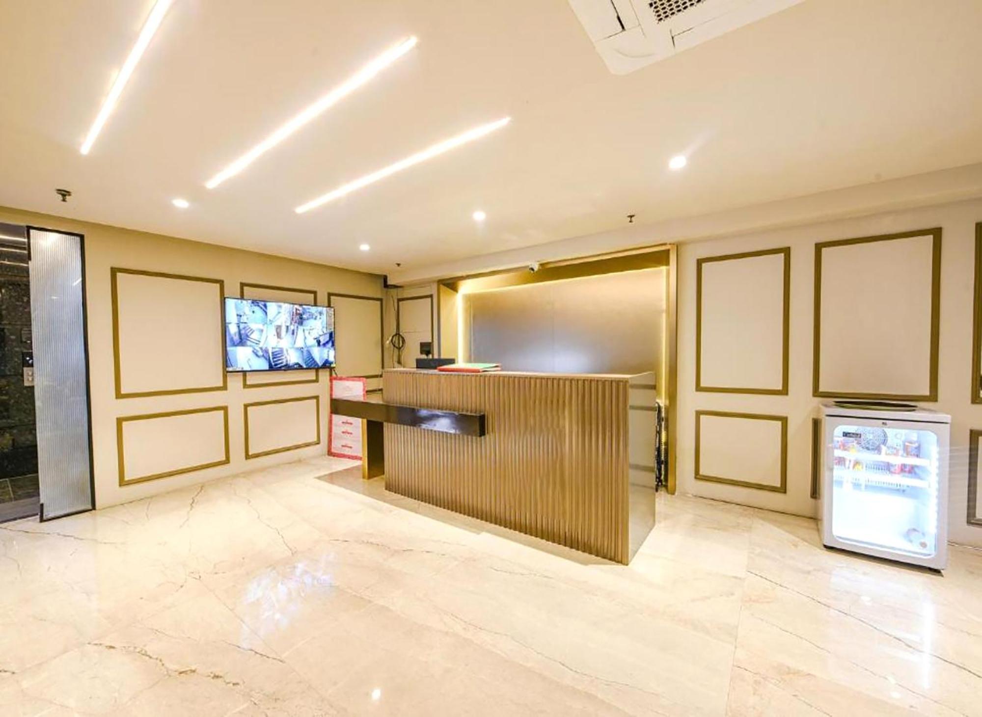 Hotel Cullinan By Qotel Janakpuri Delhi  Exterior photo